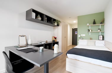 Silver En Suite, Dun Holm House, Unit 8, The Riverwalk, City Centre, Durham - Image 2